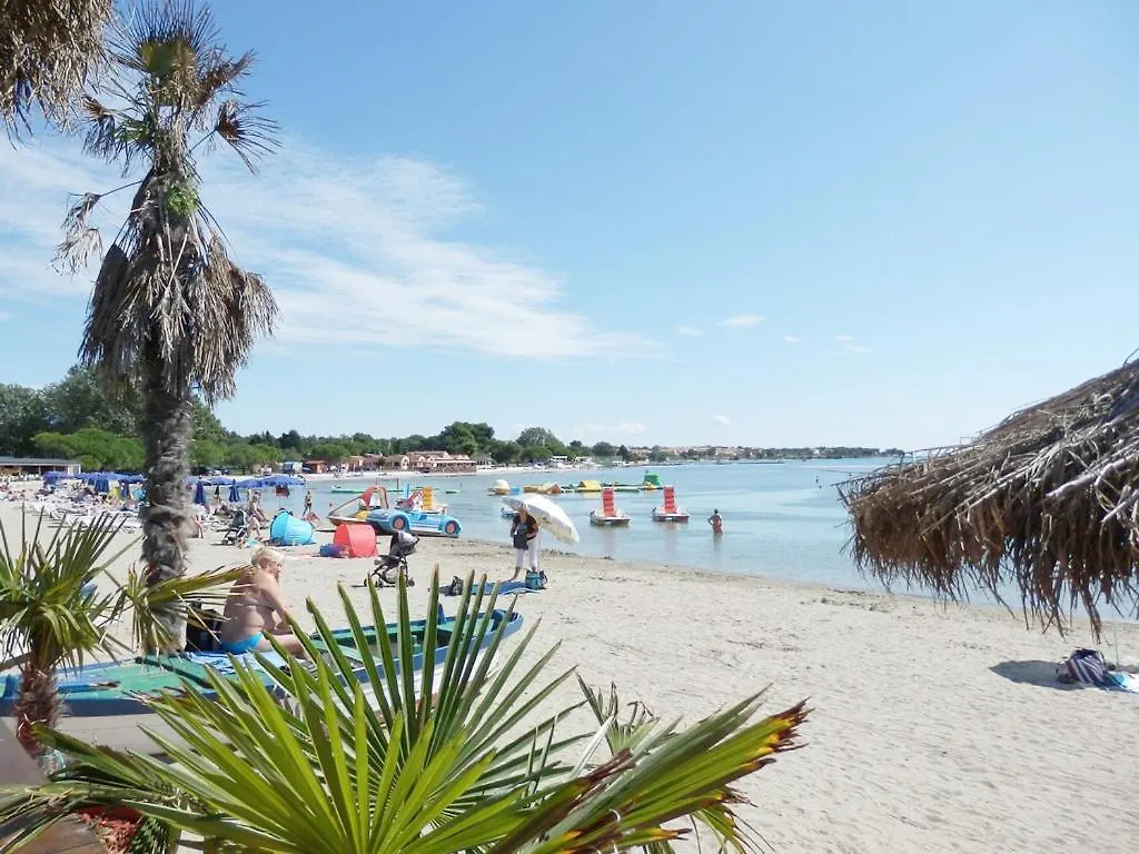 Apartments Mark - 10 M From Sea Medulin 0*,  Kroatien