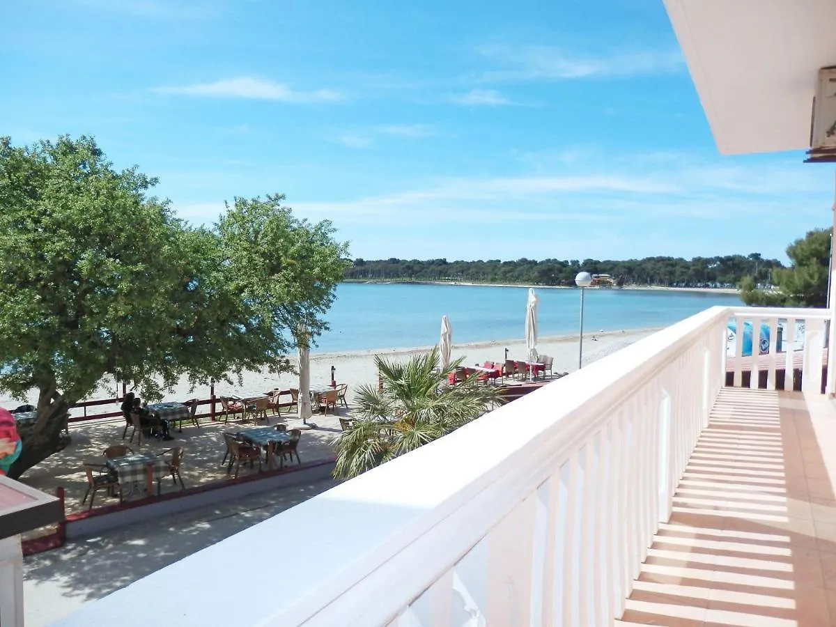 Apartments Mark - 10 M From Sea Medulin