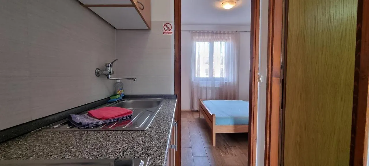 Apartments Mark - 10 M From Sea Medulin