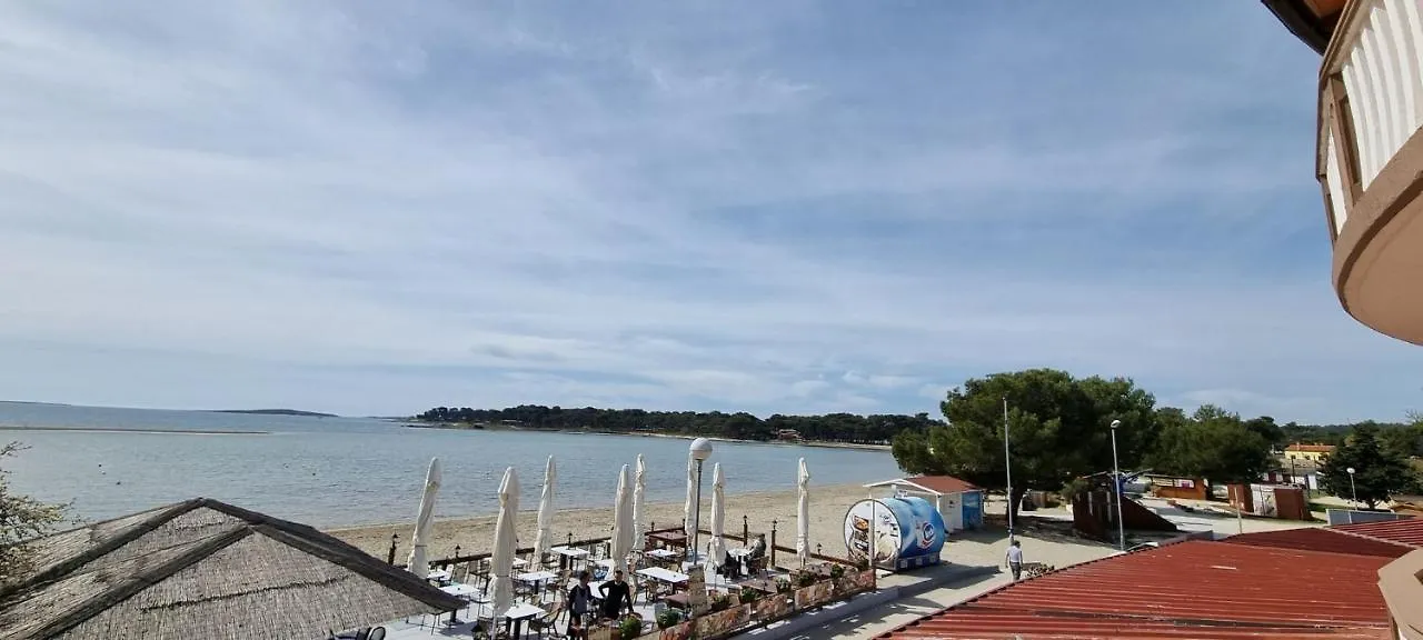Apartments Mark - 10 M From Sea Medulin